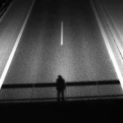 دانلود آهنگ بیژن یار صبرم سر اومده دلتنگم من نیستم آدم دل کندن